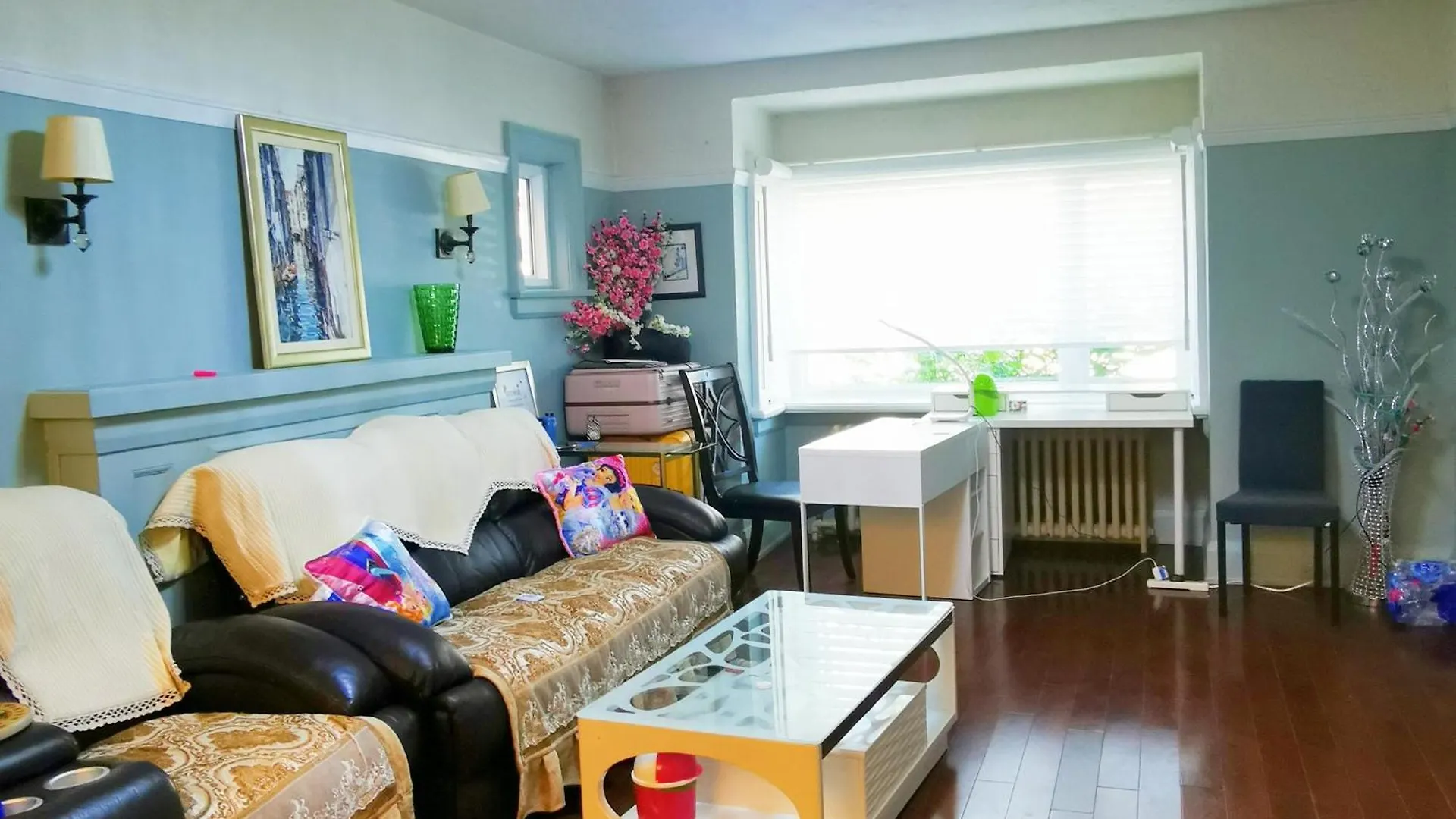 Spacious Room In Midtown Toronto